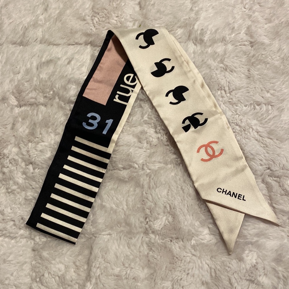 New Authentic Chanel Bandeau scarf - Picture 2 of 7